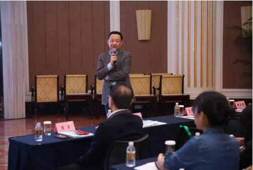 上海伯豪生物總經理肖華勝主持研討會